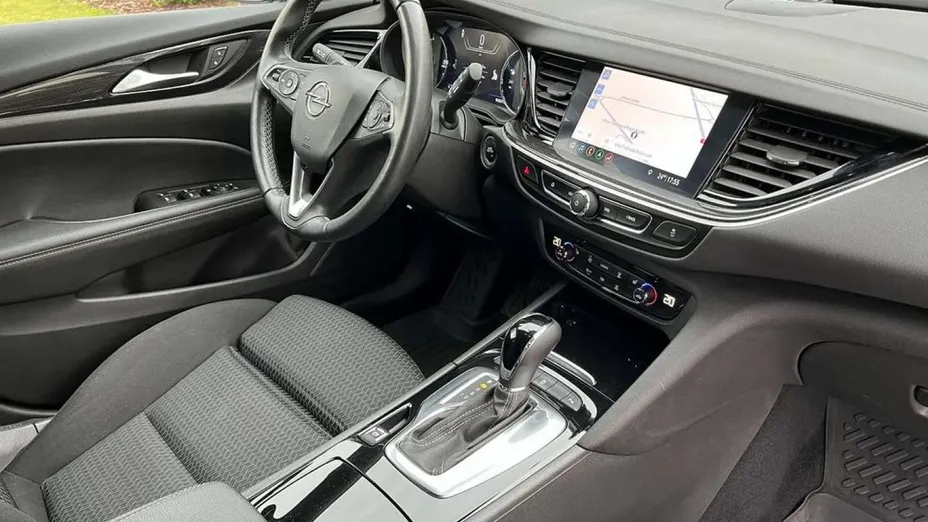 OPEL Insignia -