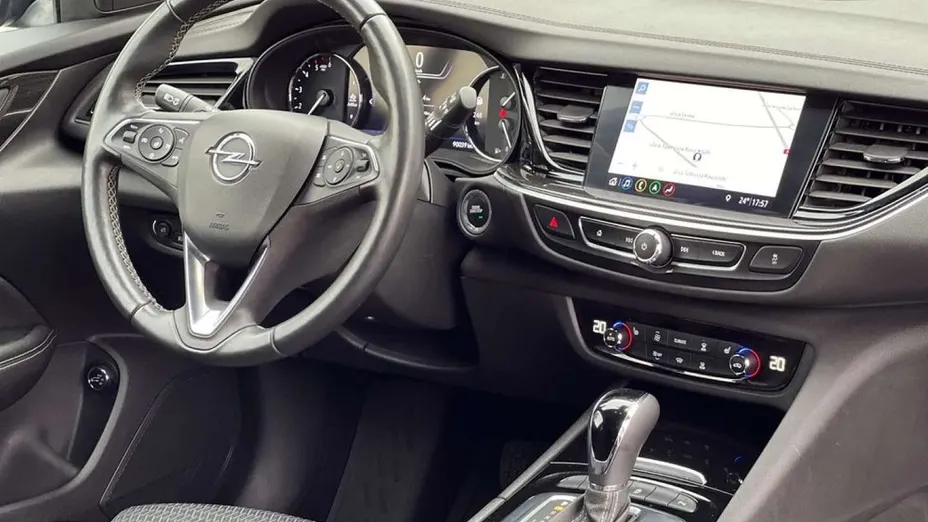 OPEL Insignia -