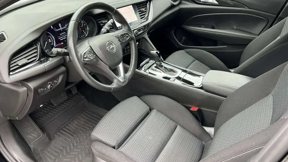 OPEL Insignia -