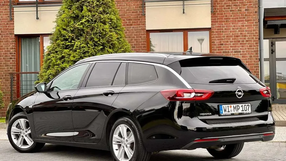 OPEL Insignia -