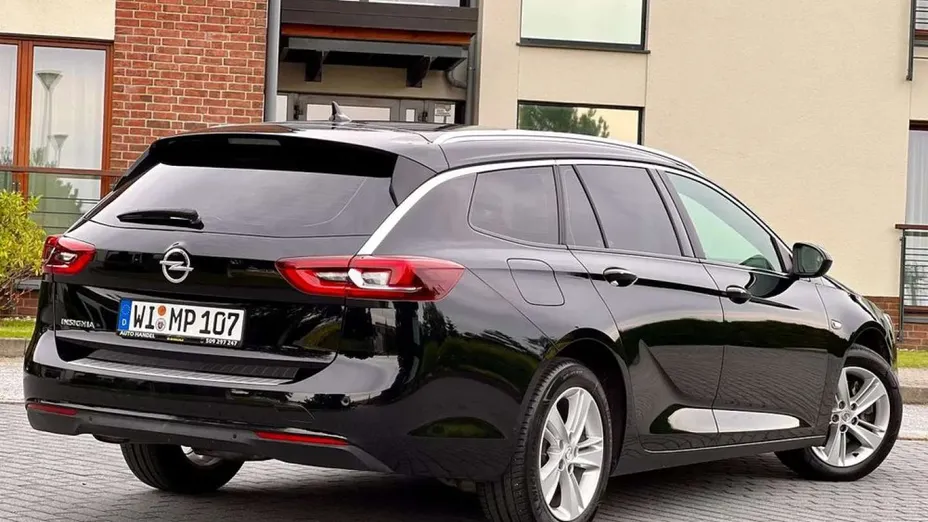 OPEL Insignia -