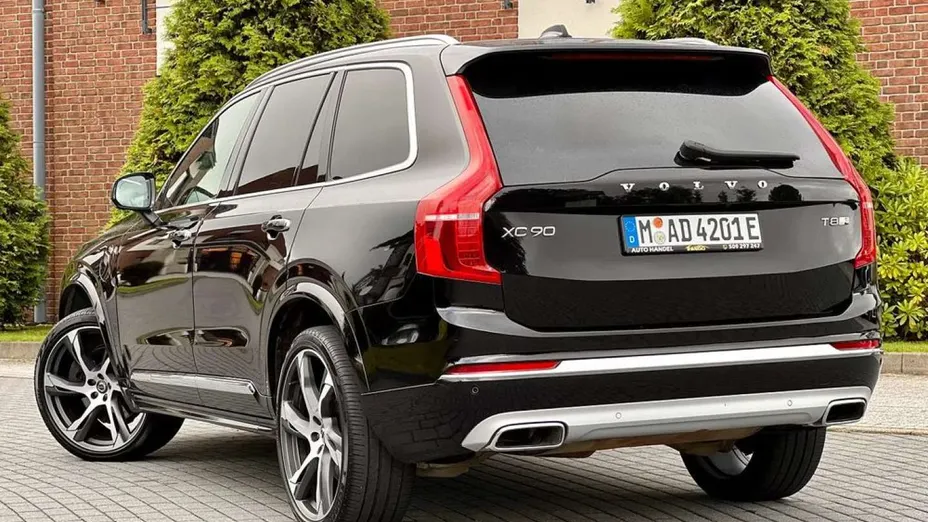 VOLVO XC90 -