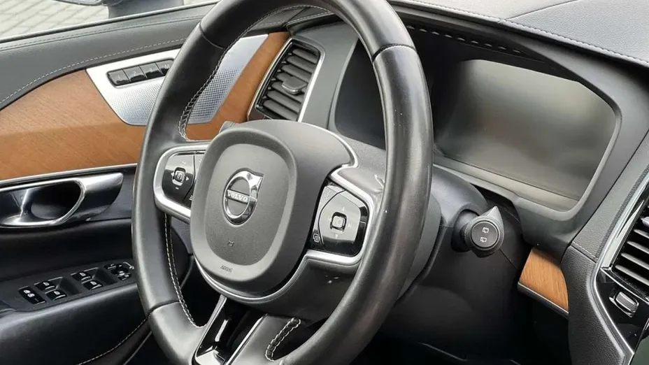 VOLVO XC90 -