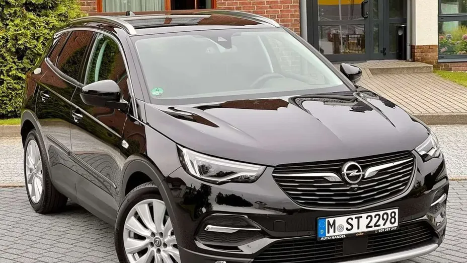 OPEL Grandland X -