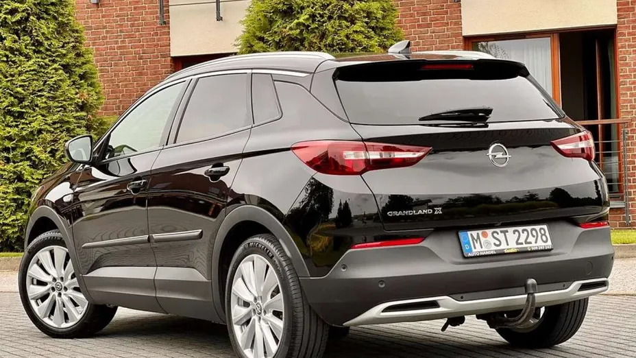 OPEL Grandland X -