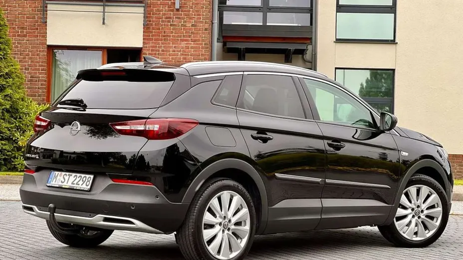 OPEL Grandland X -