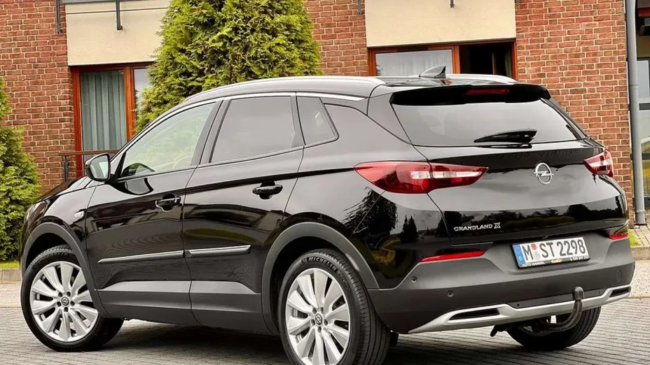 OPEL Grandland X -