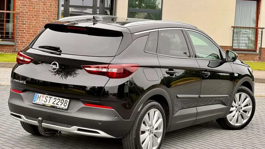 OPEL Grandland X -