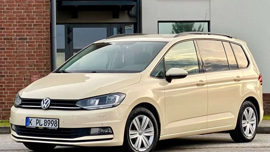VOLKSWAGEN Touran -