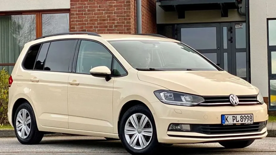 VOLKSWAGEN Touran -