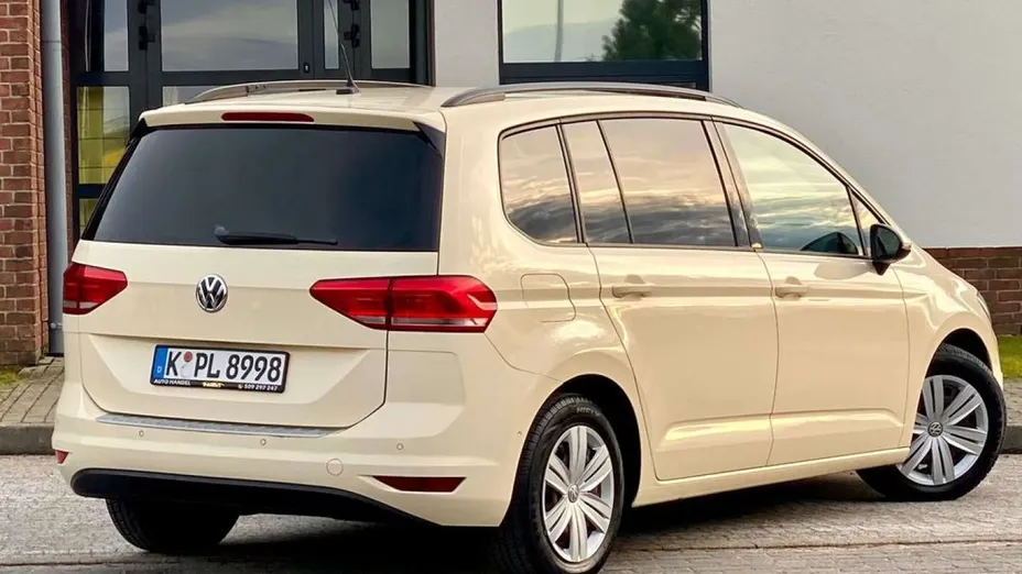 VOLKSWAGEN Touran -