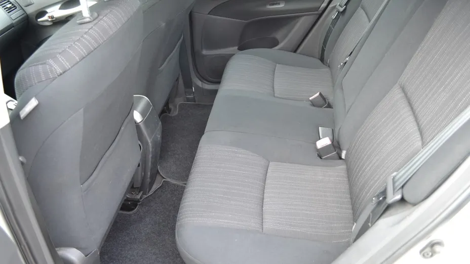 TOYOTA Auris -