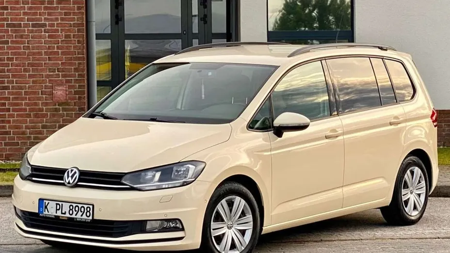 VOLKSWAGEN Touran -