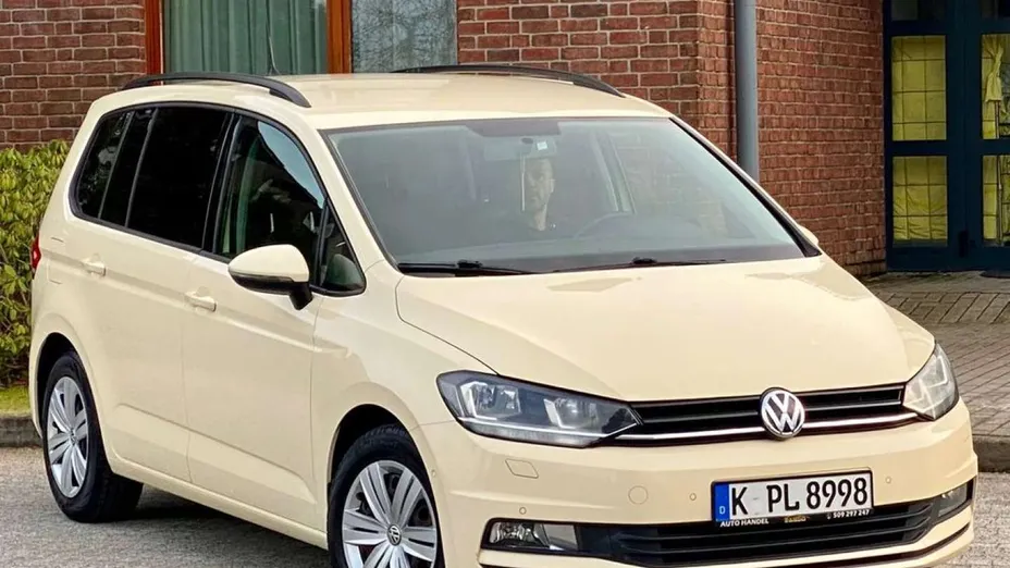 VOLKSWAGEN Touran -