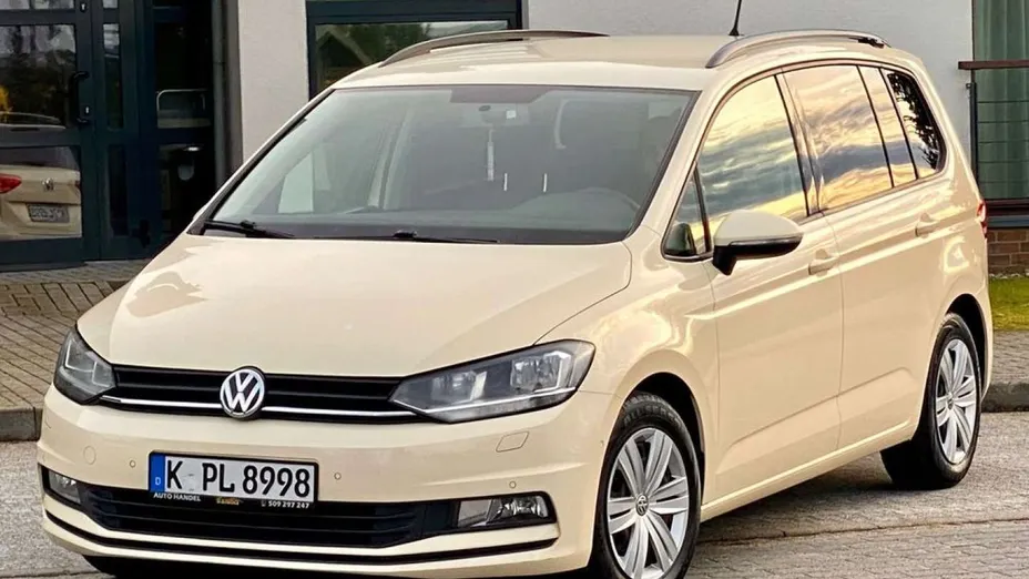 VOLKSWAGEN Touran -