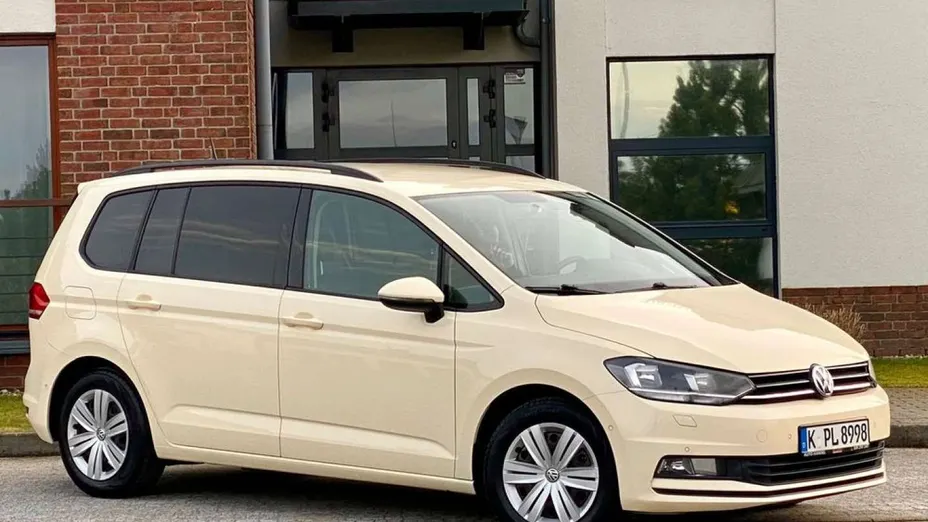 VOLKSWAGEN Touran -