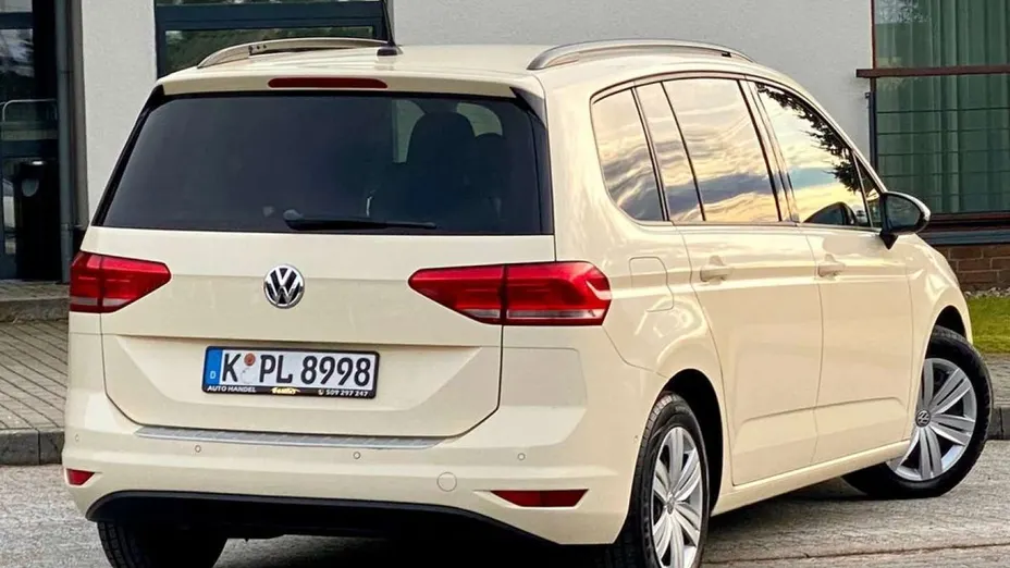 VOLKSWAGEN Touran -