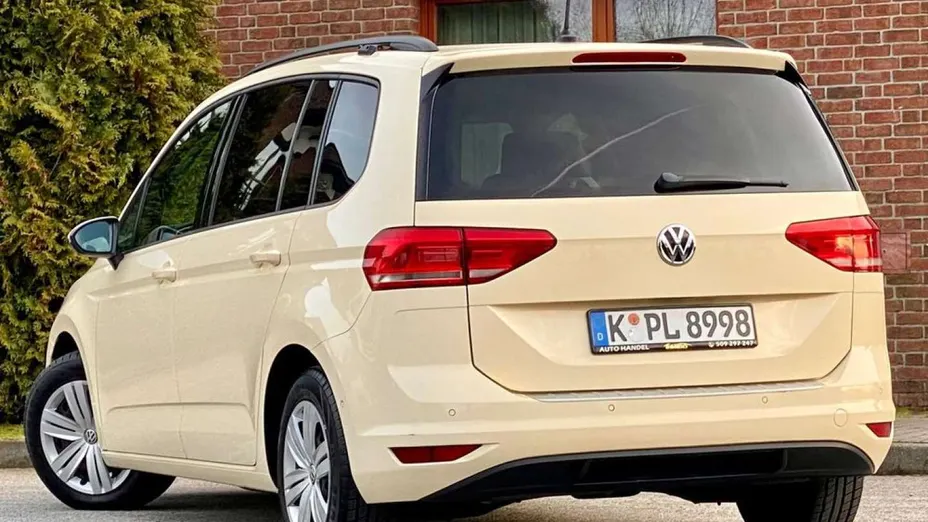 VOLKSWAGEN Touran -