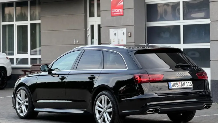 AUDI A6 -