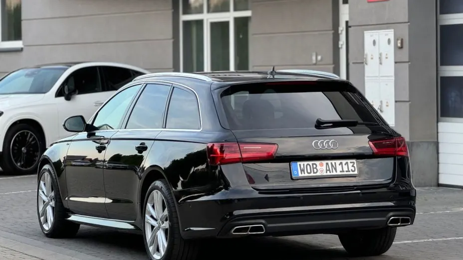 AUDI A6 -