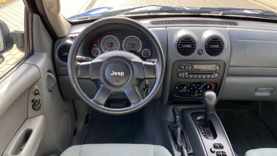 JEEP Cherokee -