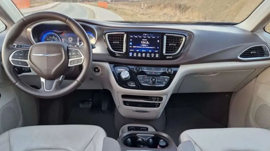 CHRYSLER Pacifica -