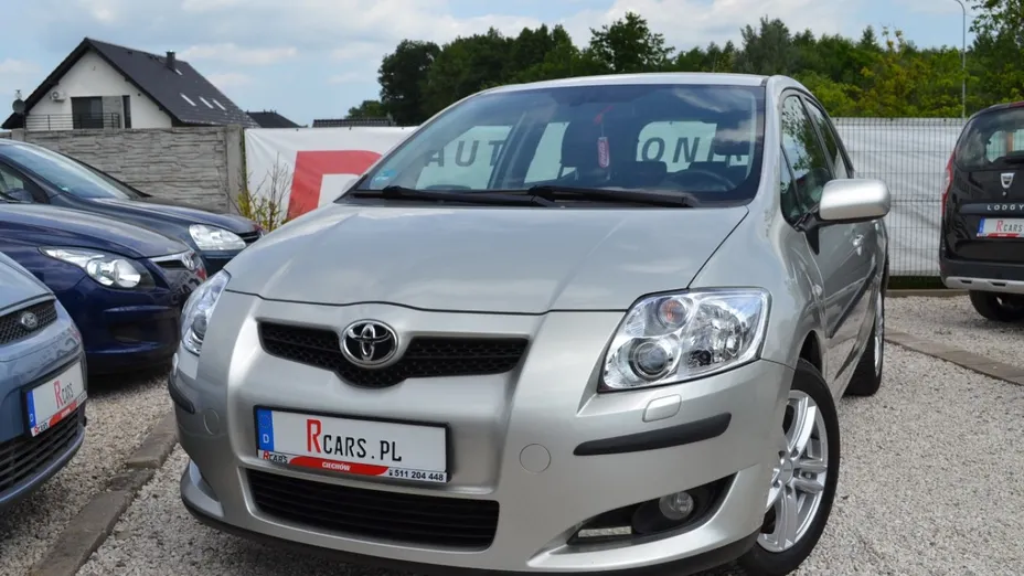 TOYOTA Auris -