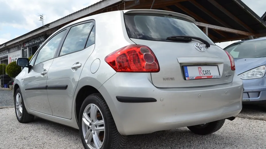 TOYOTA Auris -