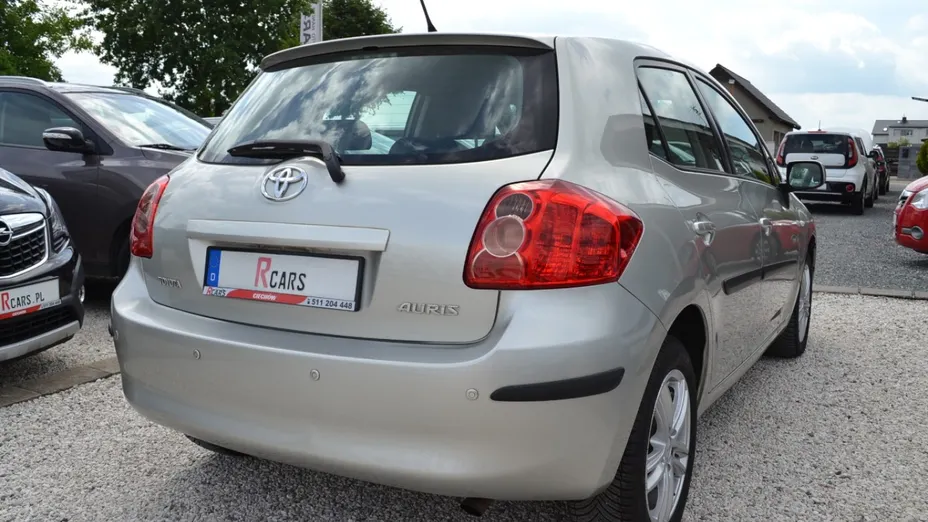 TOYOTA Auris -