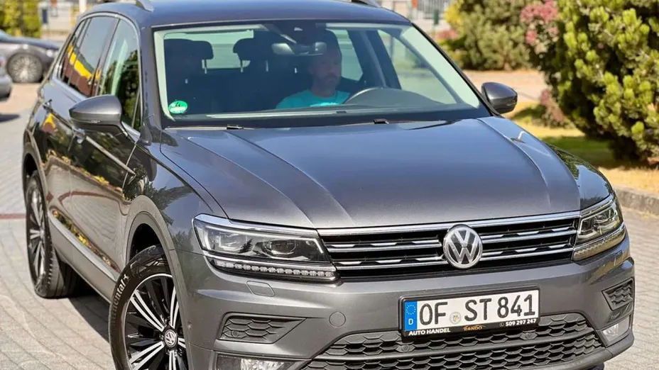 VOLKSWAGEN Tiguan -