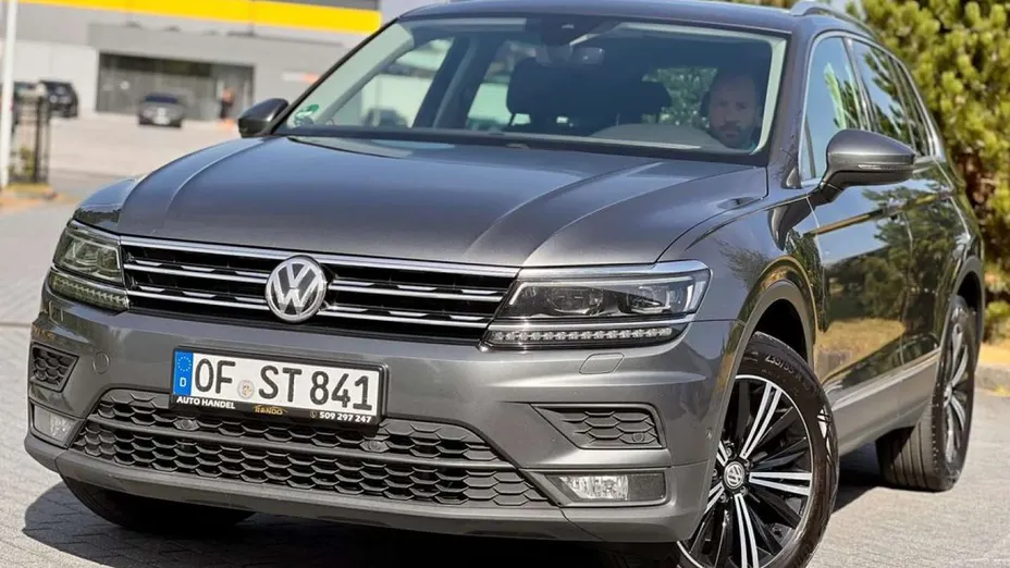 VOLKSWAGEN Tiguan -