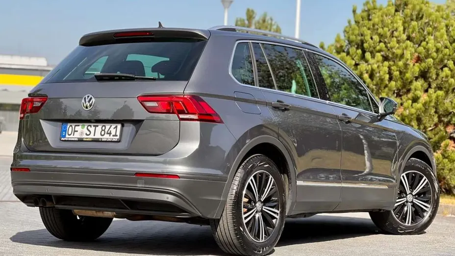 VOLKSWAGEN Tiguan -