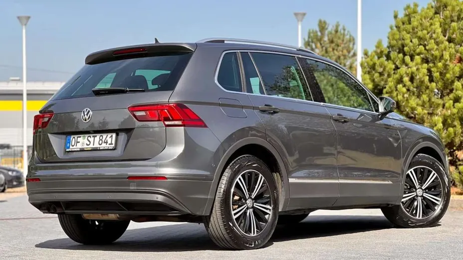 VOLKSWAGEN Tiguan -