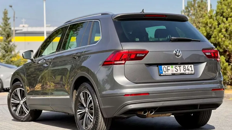 VOLKSWAGEN Tiguan -