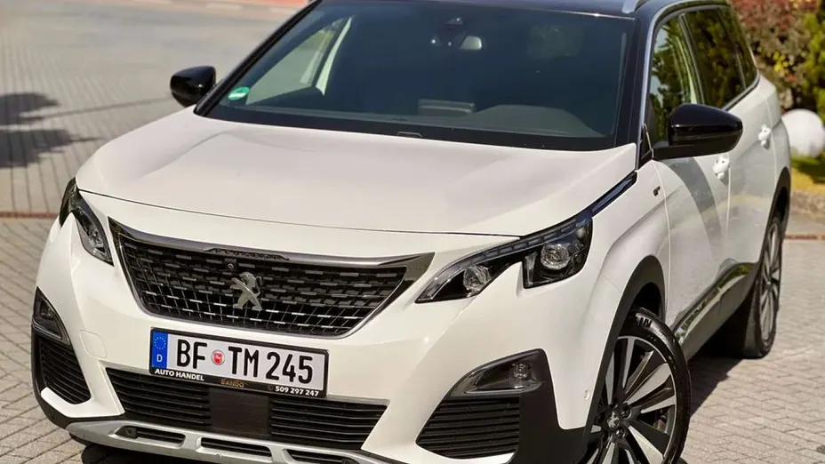 PEUGEOT 5008 -