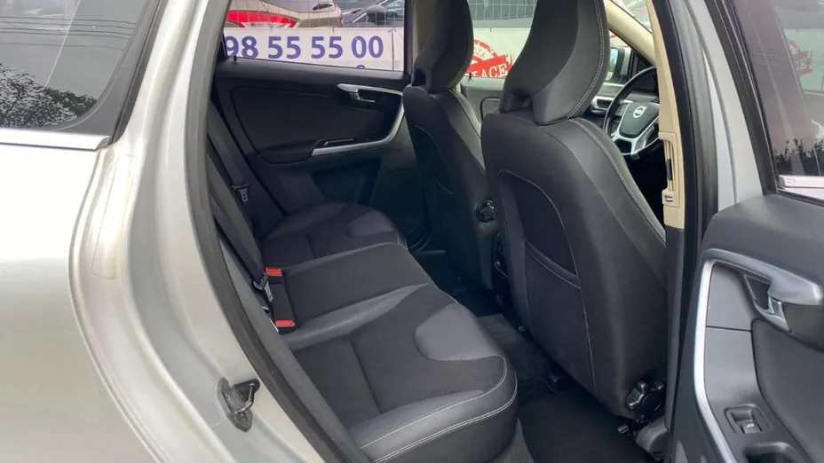 VOLVO XC60 -