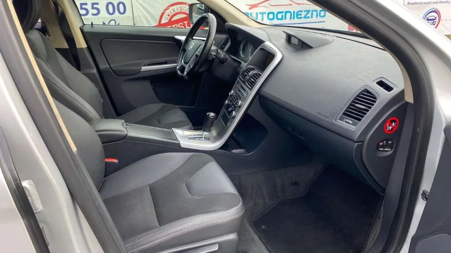 VOLVO XC60 -