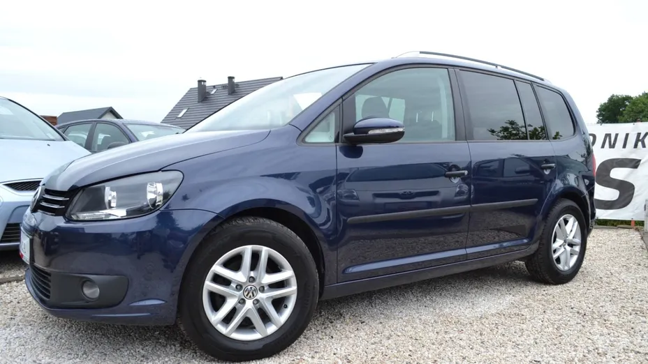 VOLKSWAGEN Touran -