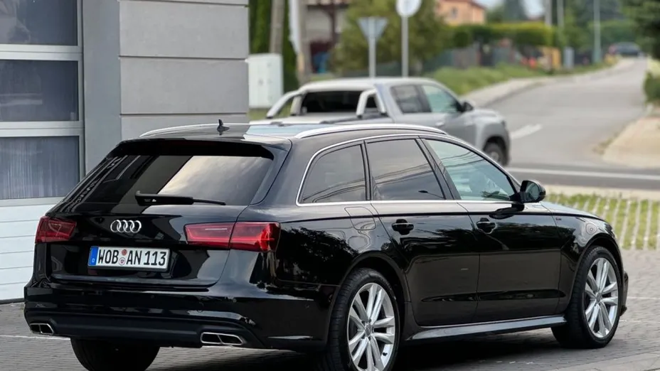 AUDI A6 -