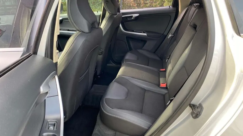 VOLVO XC60 -