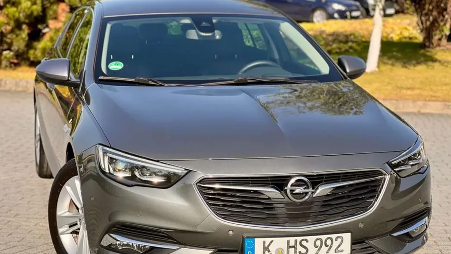 OPEL Insignia -