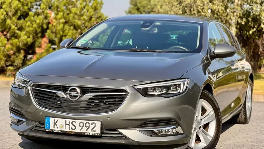 OPEL Insignia -