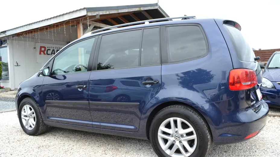 VOLKSWAGEN Touran -