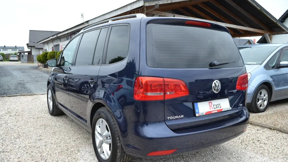 VOLKSWAGEN Touran -