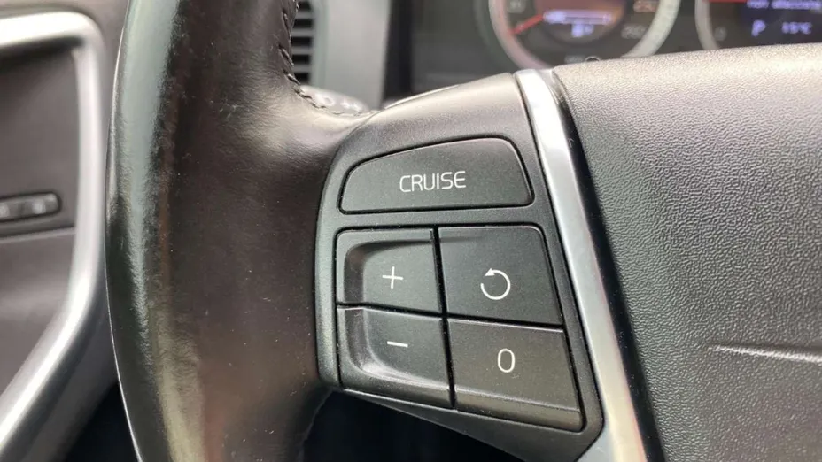 VOLVO XC60 -