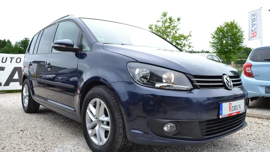 VOLKSWAGEN Touran -