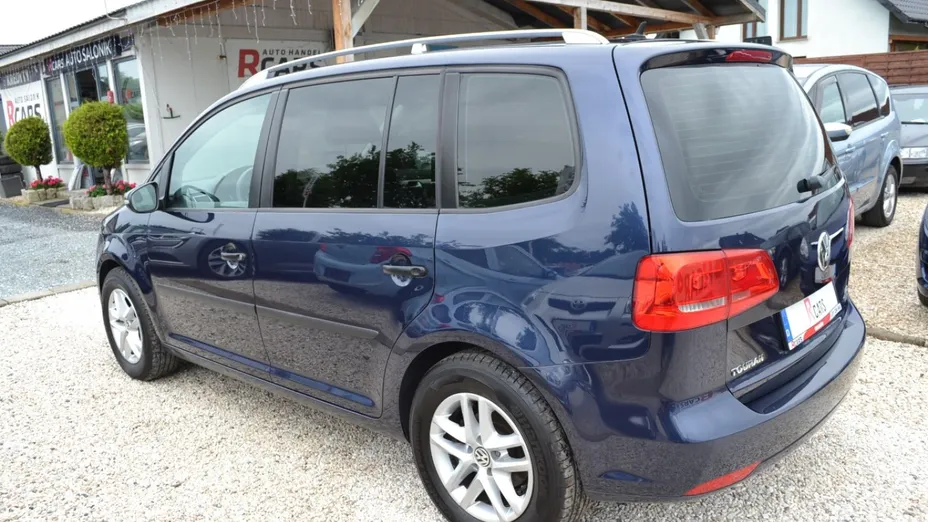 VOLKSWAGEN Touran -