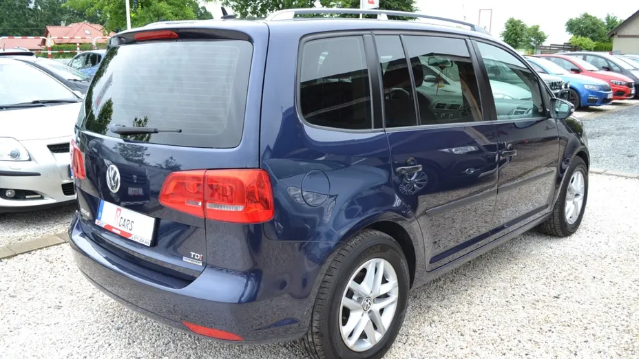 VOLKSWAGEN Touran -