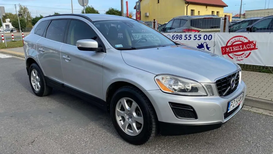 VOLVO XC60 -