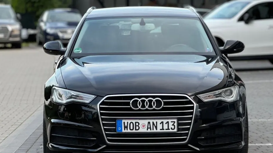 AUDI A6 -